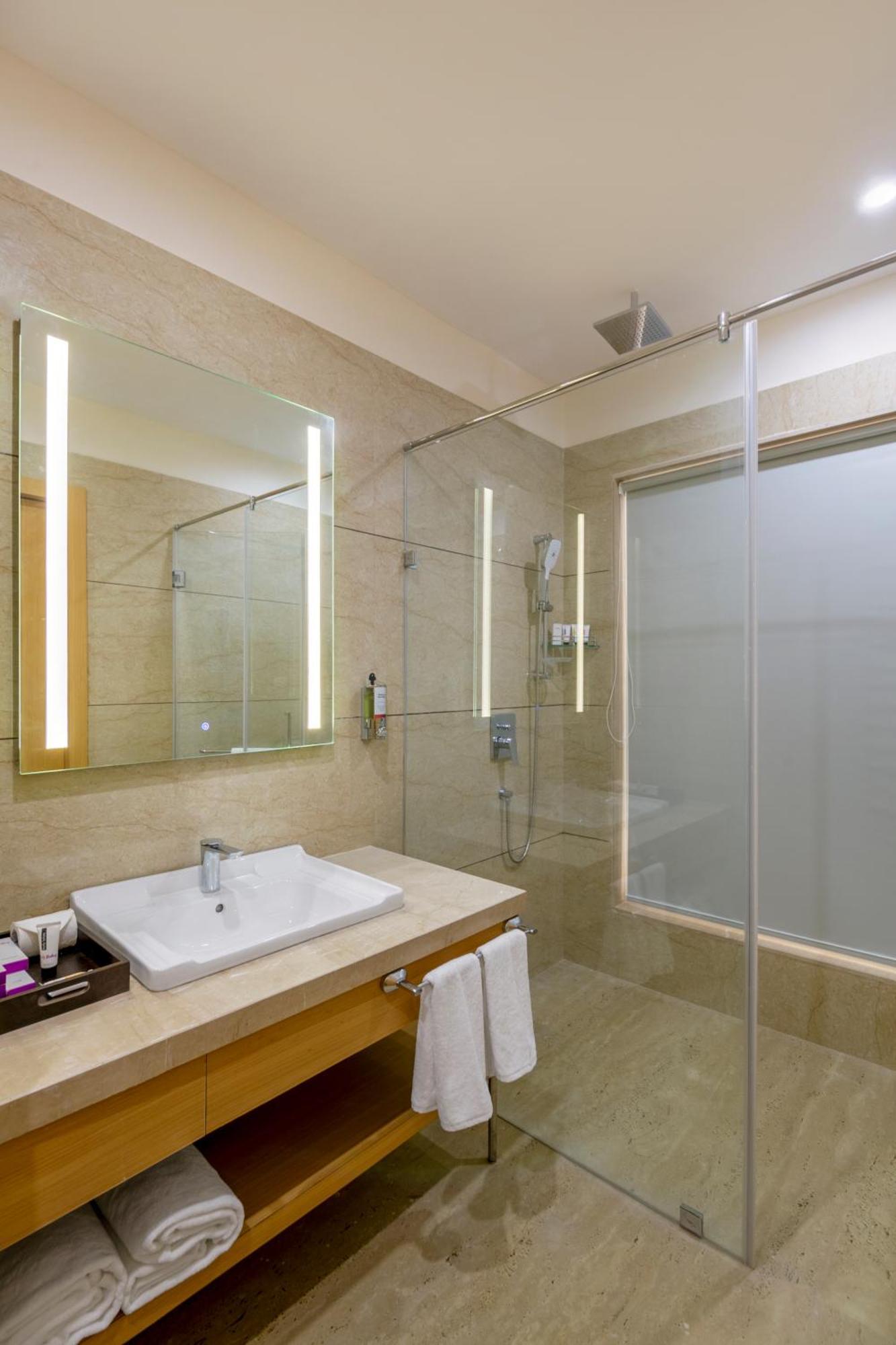 Sterling Aravalli Udaipur Exterior photo