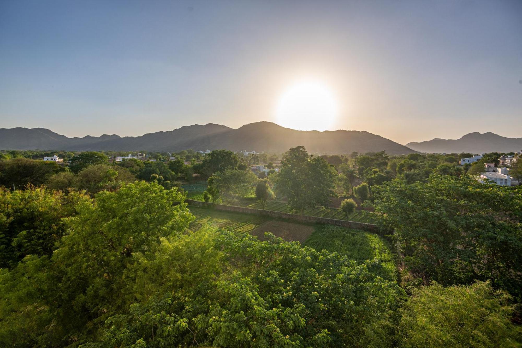 Sterling Aravalli Udaipur Exterior photo